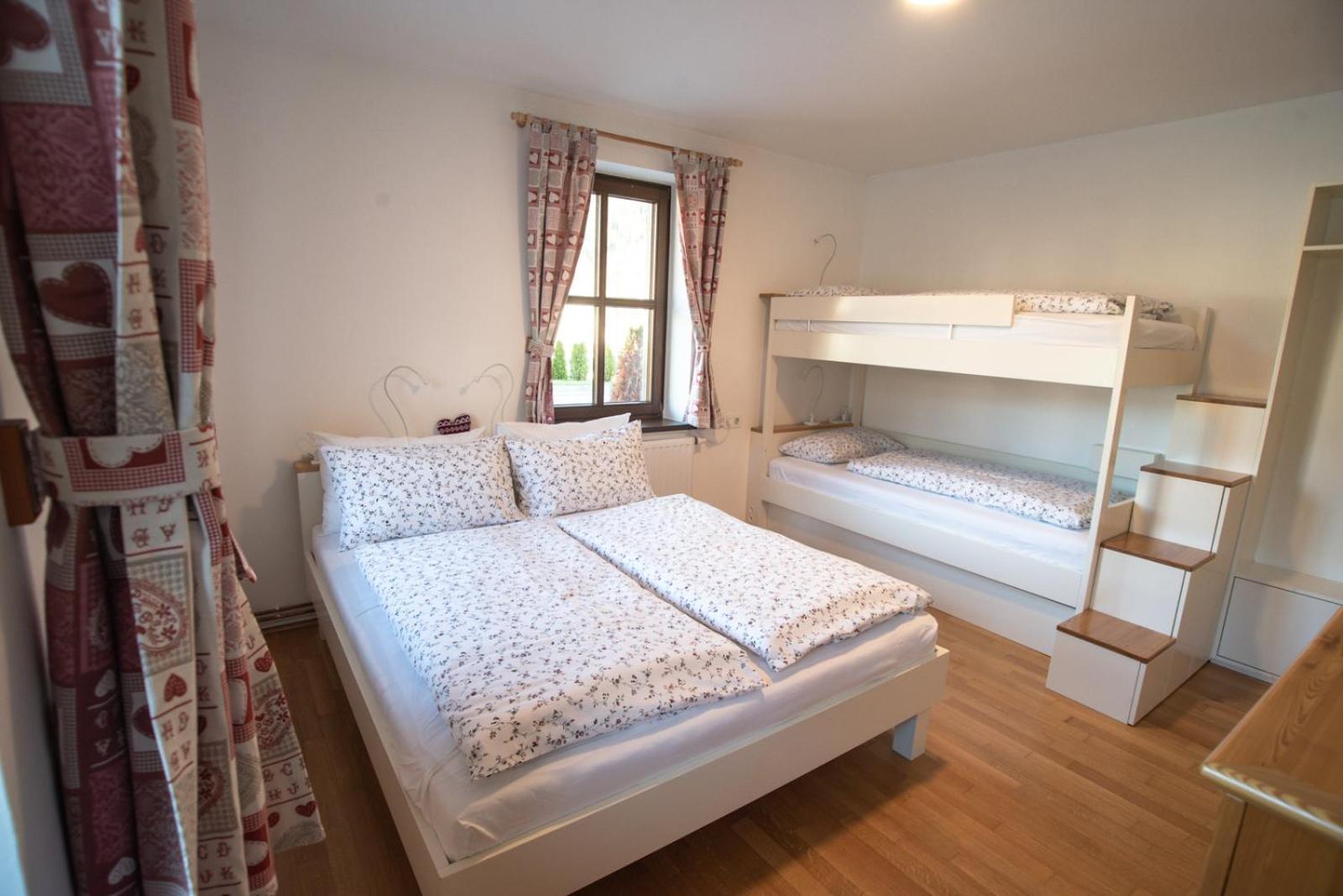 Pritlicni Apartma Hribovc Z Atrijem Kranjska Gora Dış mekan fotoğraf